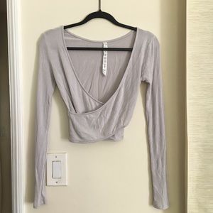 ALO Amelia Long Sleeve Crop - S